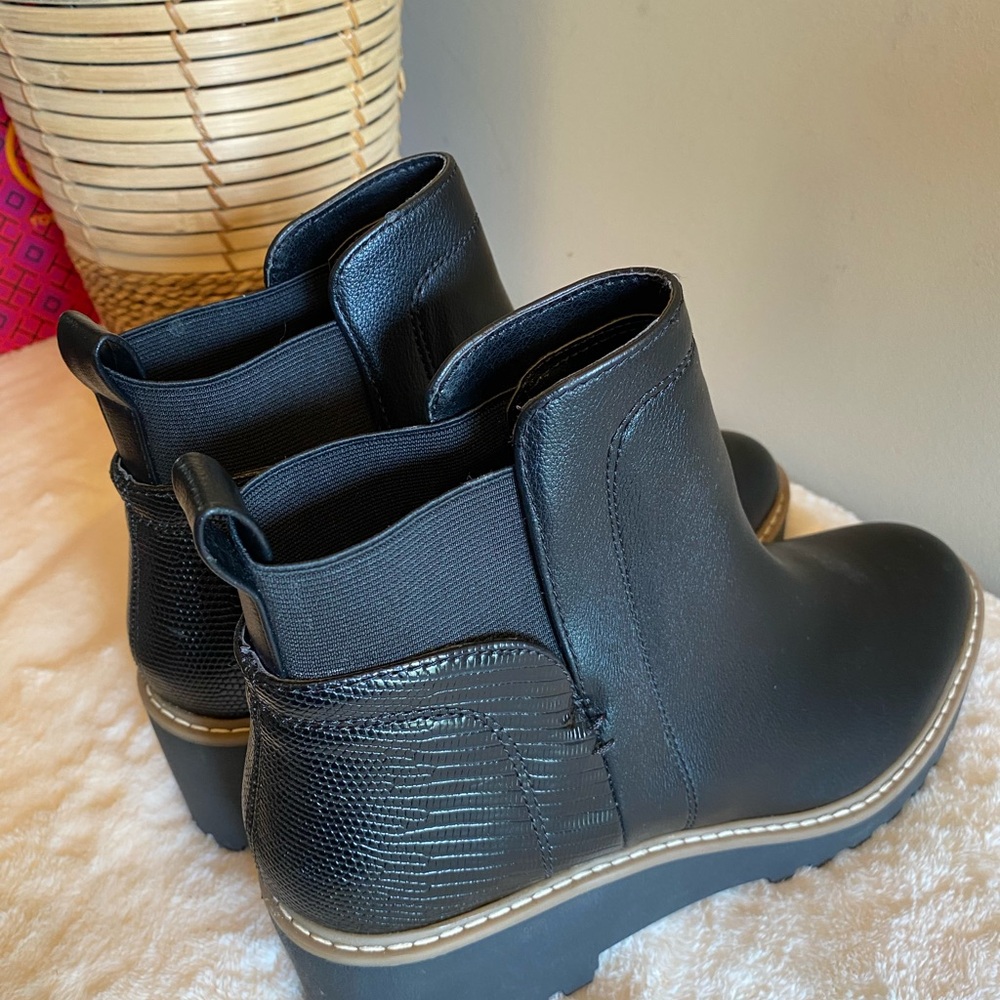 DV Dolce Vita Black Rielle Wedge Ankle Boots - Picture 5 of 9
